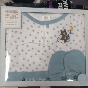 Baby shower gift set